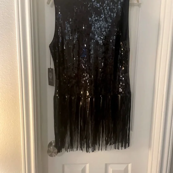 Vince Camuto Black Sequin top - Picture 3 of 5